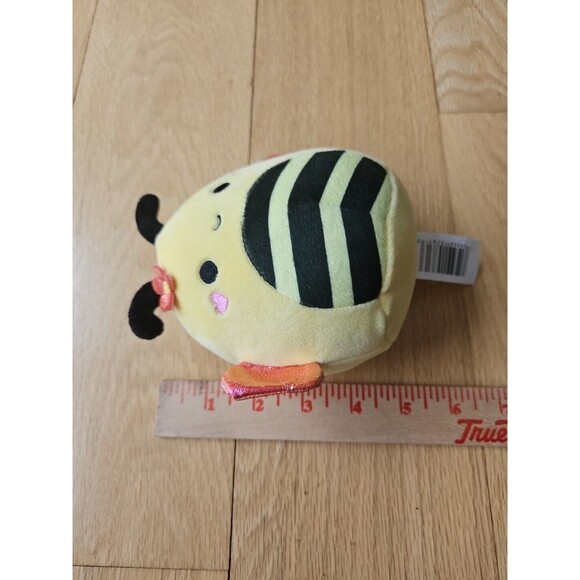 Squishmallows Valentine's Day Squad "Sunny" Bee 5" Metallic Flower‎ Heart 2023 - Picture 8 of 8